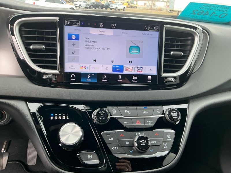 2026 Chrysler Voyager