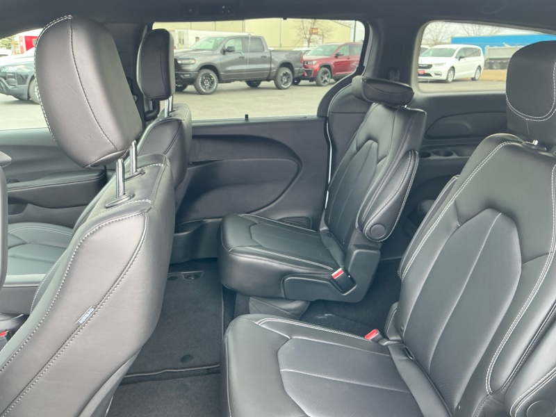 2026 Chrysler Voyager