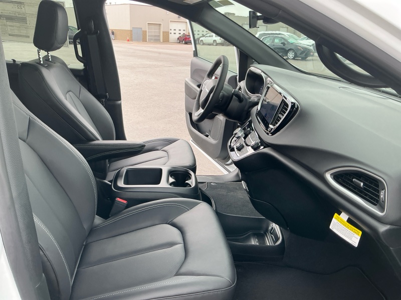 2026 Chrysler Voyager