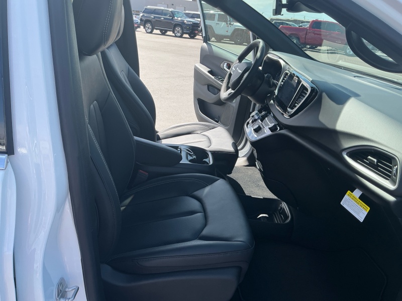 2026 Chrysler Voyager