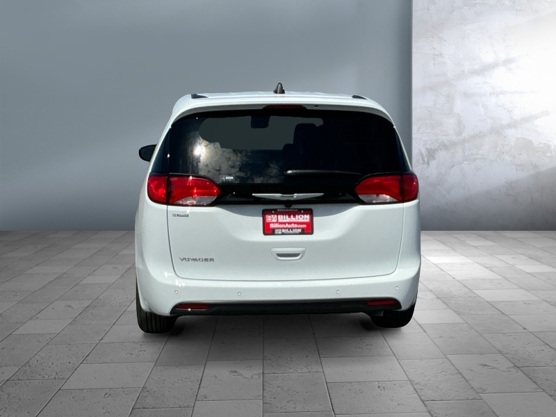 2026 Chrysler Voyager