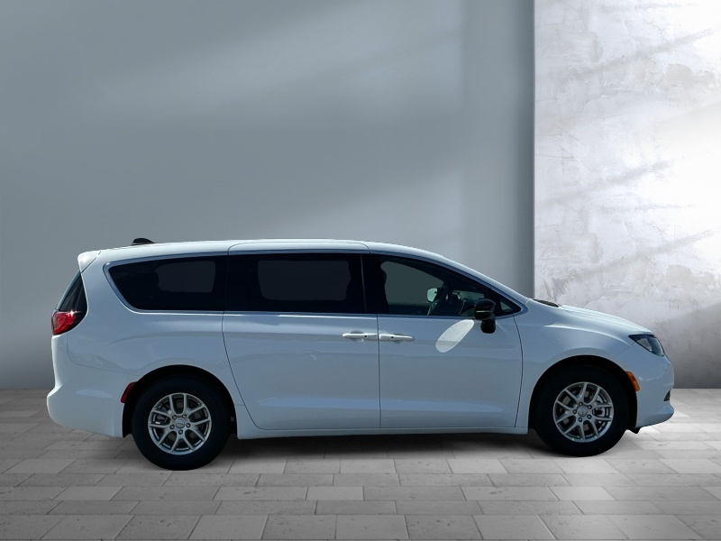 2026 Chrysler Voyager