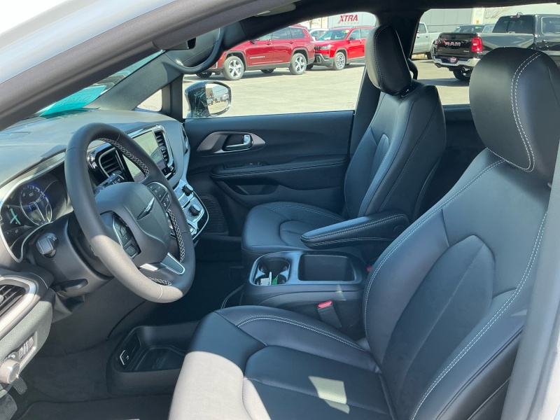 2026 Chrysler Voyager