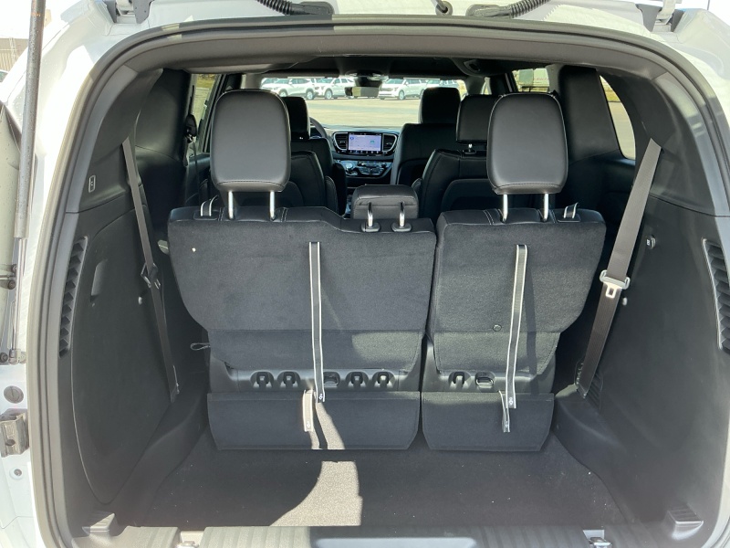 2026 Chrysler Voyager