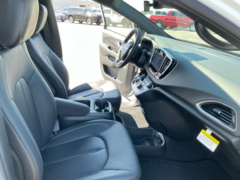 2026 Chrysler Voyager