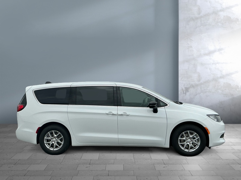 2026 Chrysler Voyager
