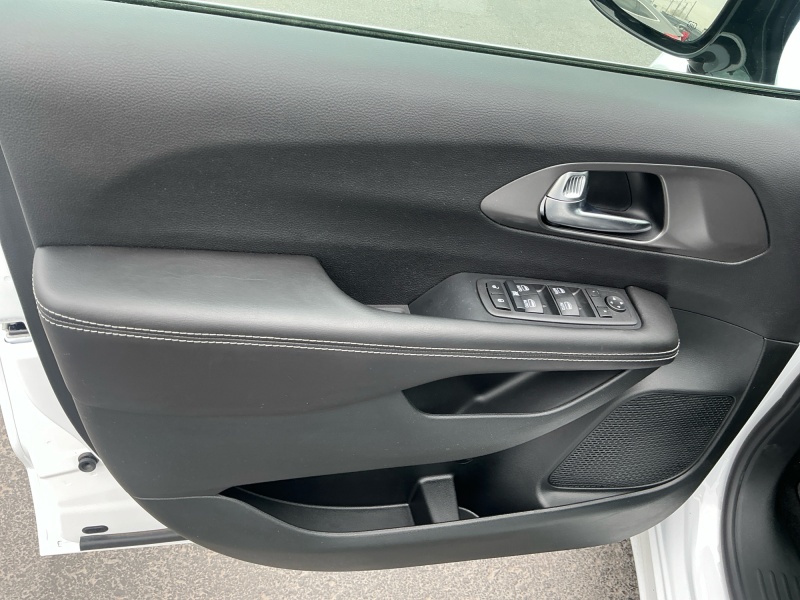 2026 Chrysler Voyager