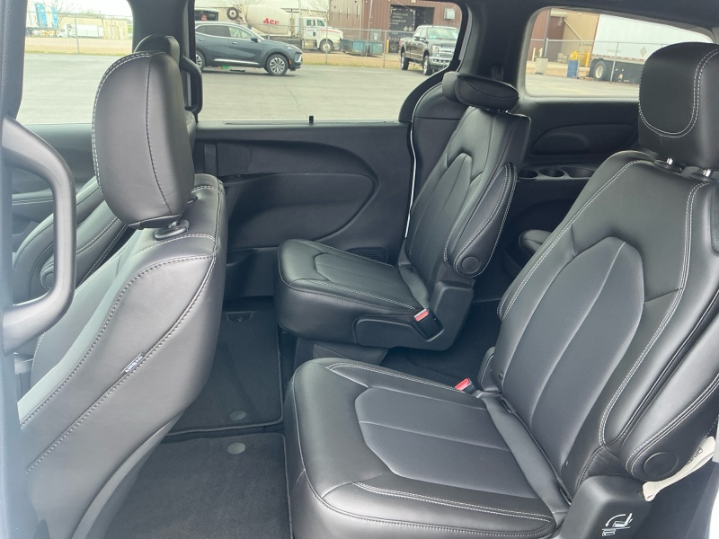 2026 Chrysler Voyager