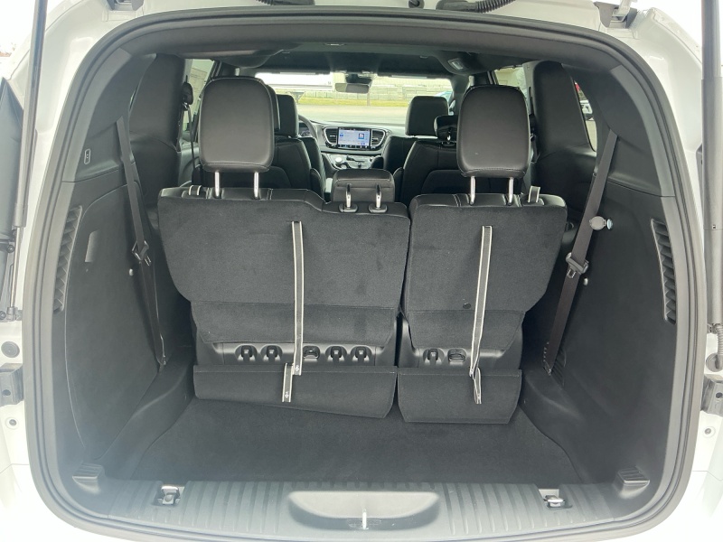 2026 Chrysler Voyager