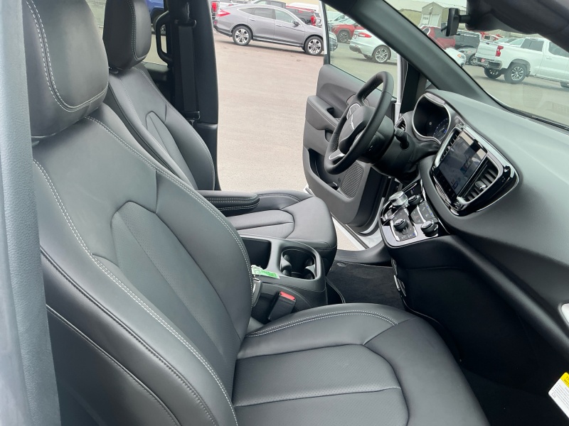 2026 Chrysler Voyager