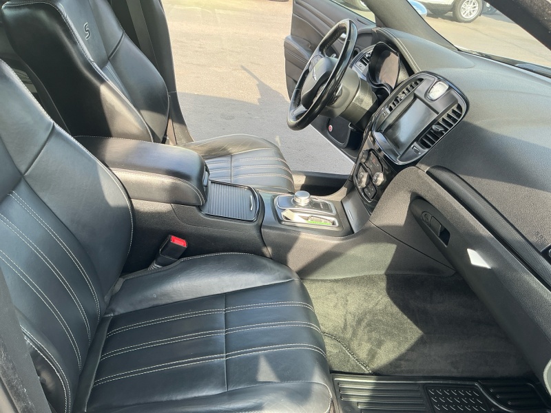2016 Chrysler 300