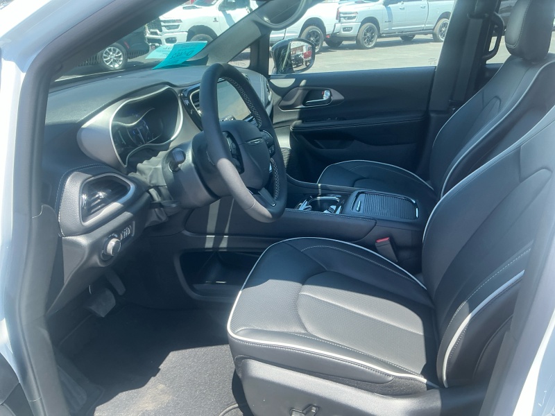 2027 Chrysler Pacifica