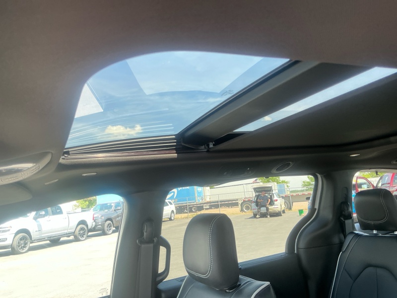 2027 Chrysler Pacifica