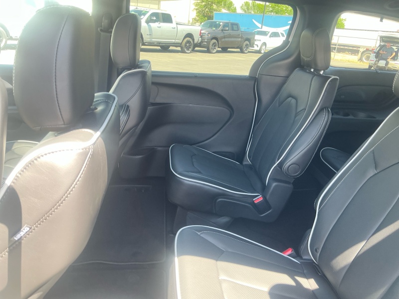 2027 Chrysler Pacifica