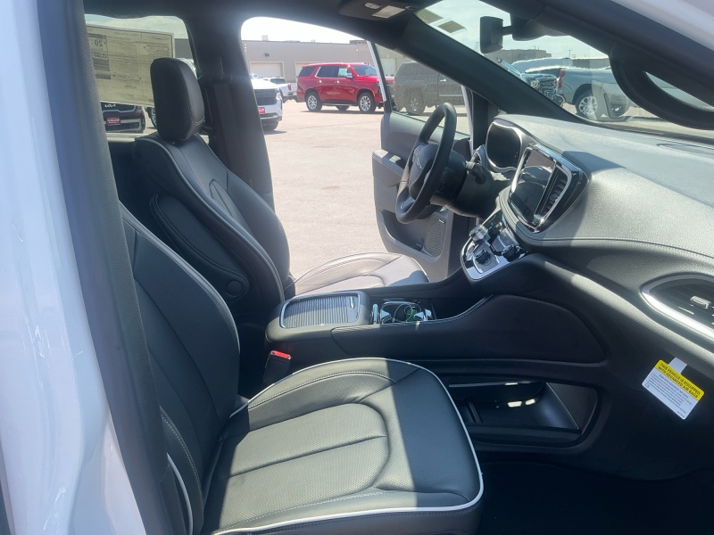 2027 Chrysler Pacifica