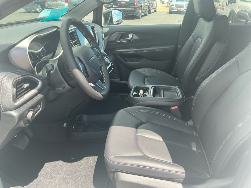 2027 Chrysler Pacifica