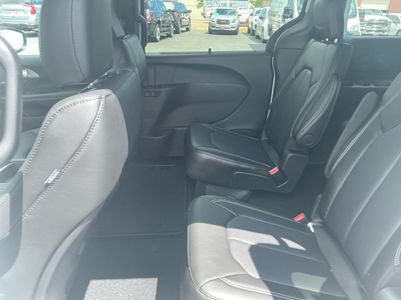 2027 Chrysler Pacifica