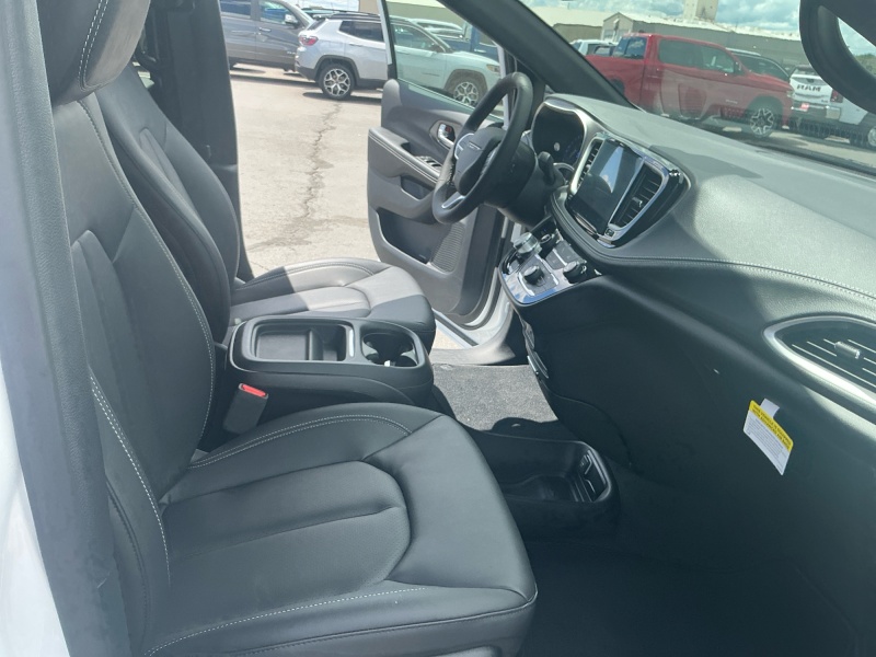 2027 Chrysler Pacifica