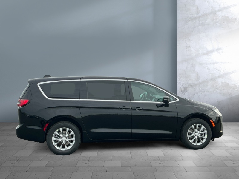 2027 Chrysler Pacifica