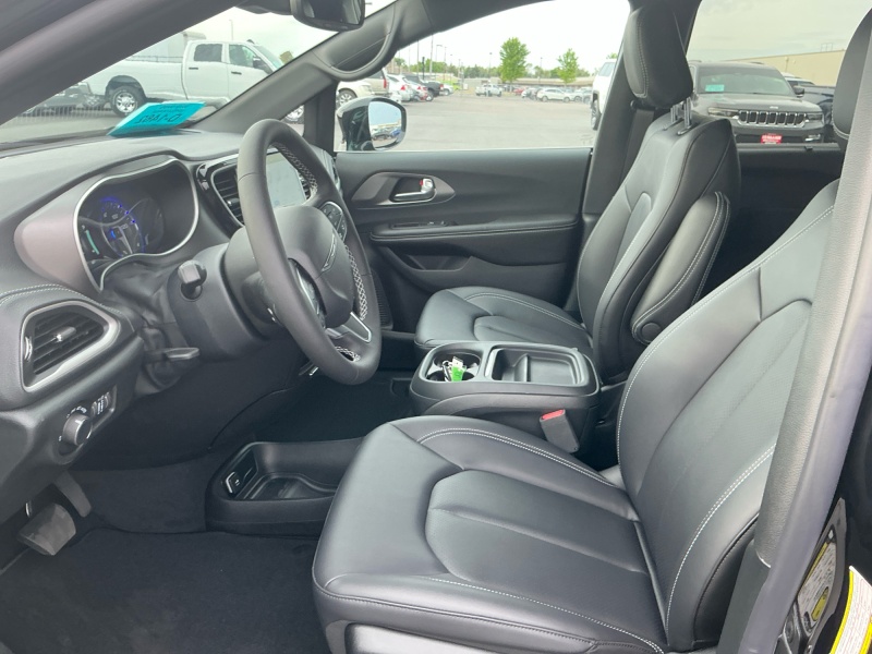 2027 Chrysler Pacifica