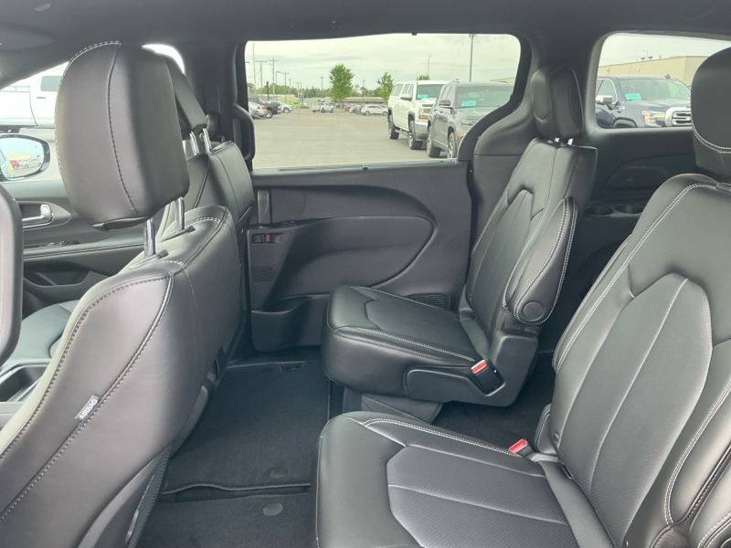 2027 Chrysler Pacifica