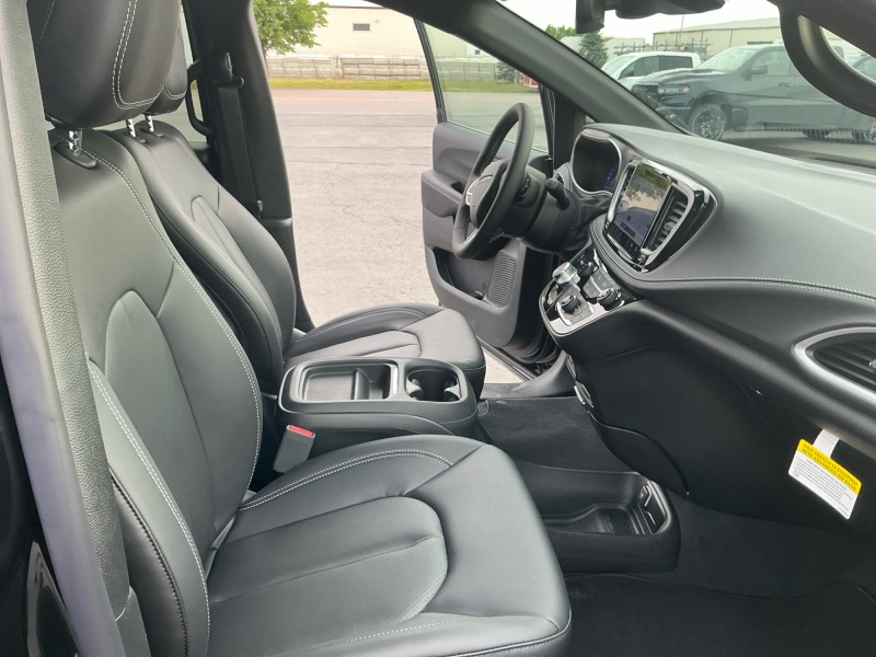 2027 Chrysler Pacifica