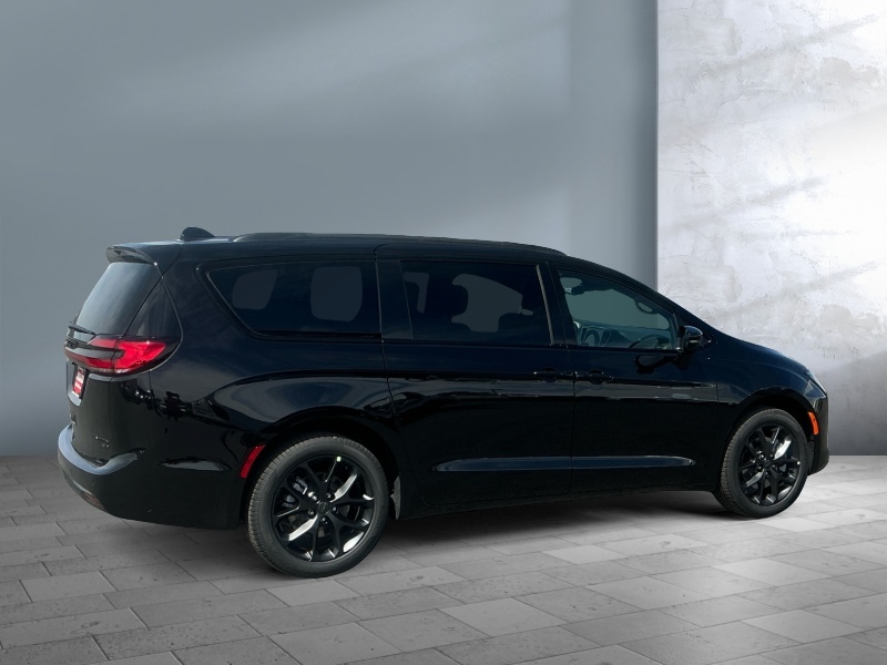 2027 Chrysler Pacifica