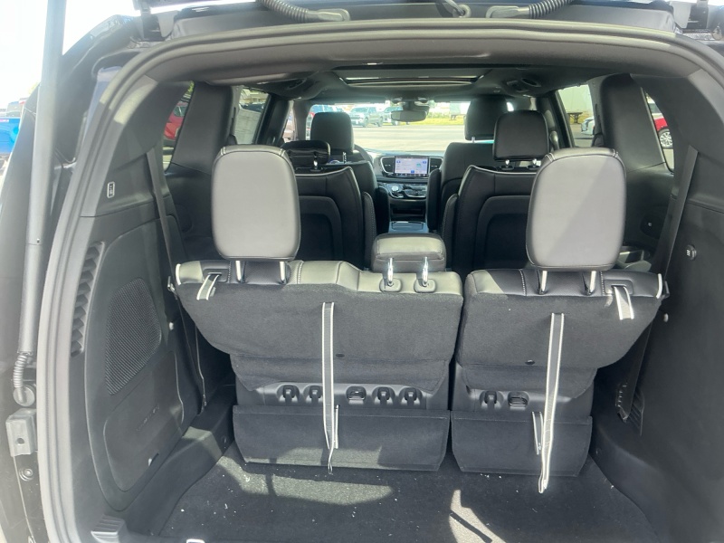 2027 Chrysler Pacifica