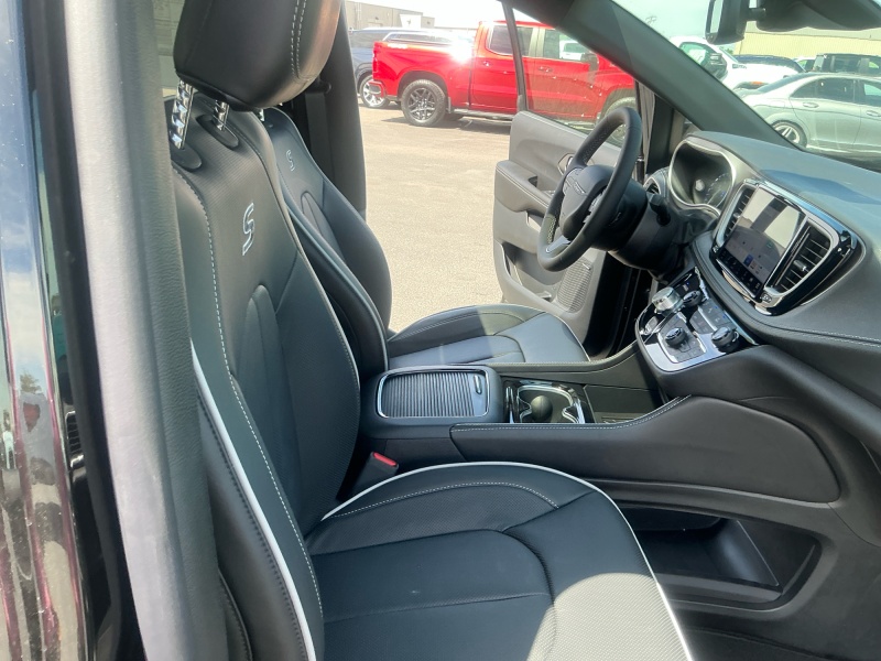 2027 Chrysler Pacifica