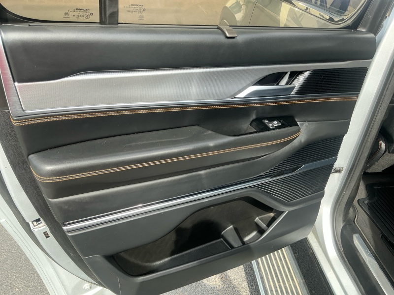 2023 Jeep Grand Wagoneer L