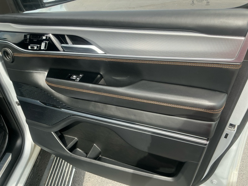 2023 Jeep Grand Wagoneer L