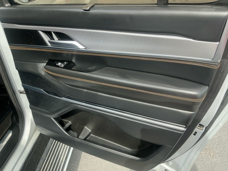 2023 Jeep Grand Wagoneer L