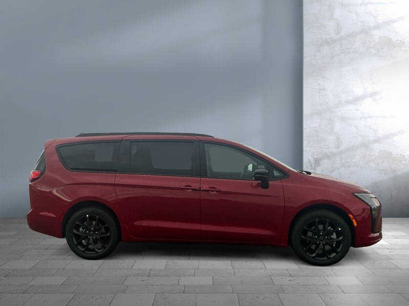 2027 Chrysler Pacifica