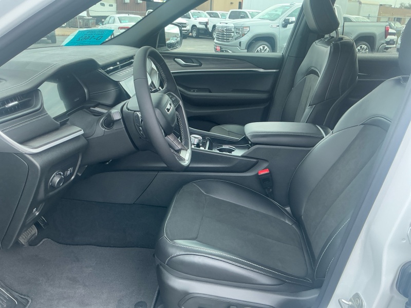 2027 Jeep Grand Cherokee L