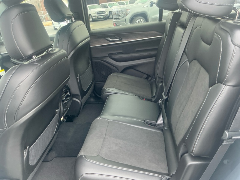 2027 Jeep Grand Cherokee L