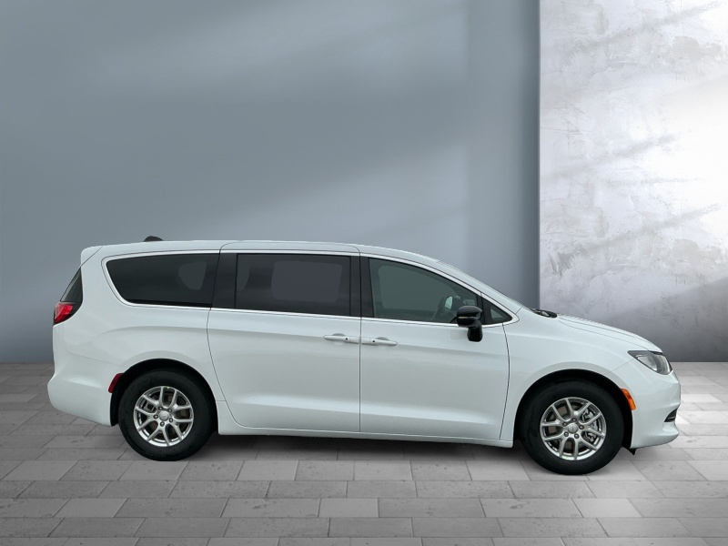 2027 Chrysler Pacifica