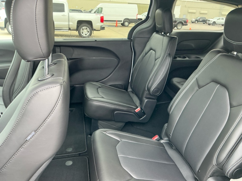 2027 Chrysler Pacifica