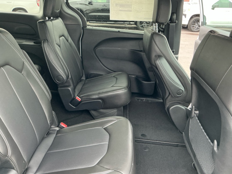 2027 Chrysler Pacifica