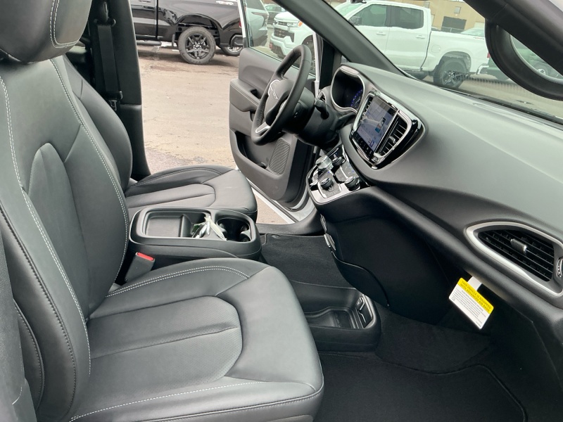 2027 Chrysler Pacifica
