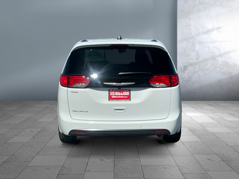2027 Chrysler Pacifica