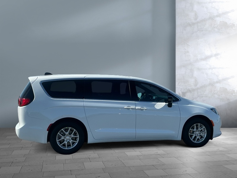 2027 Chrysler Pacifica