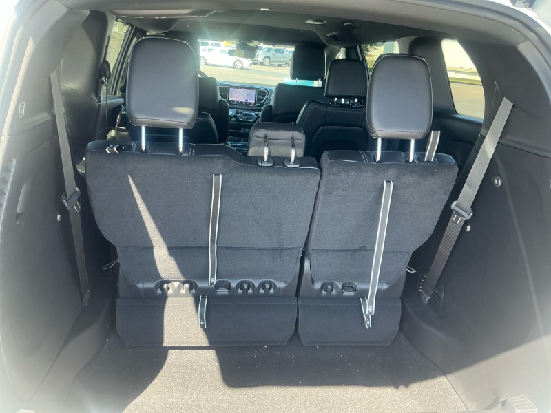 2027 Chrysler Pacifica