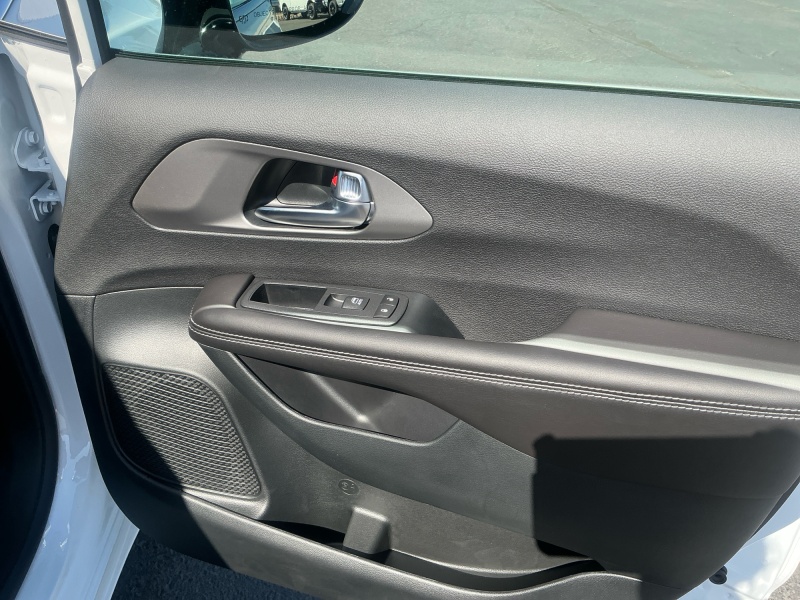 2027 Chrysler Pacifica