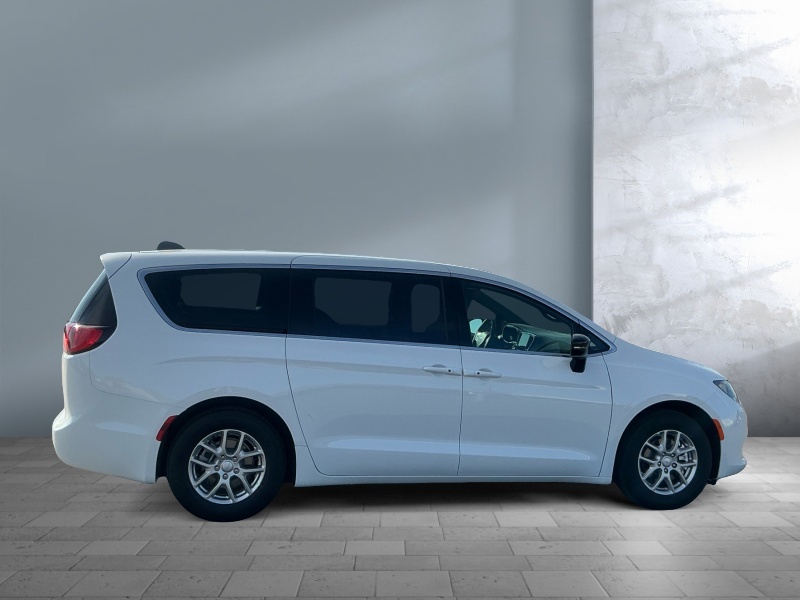 2027 Chrysler Pacifica