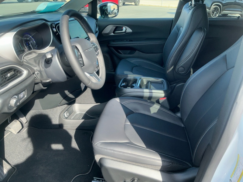 2027 Chrysler Pacifica