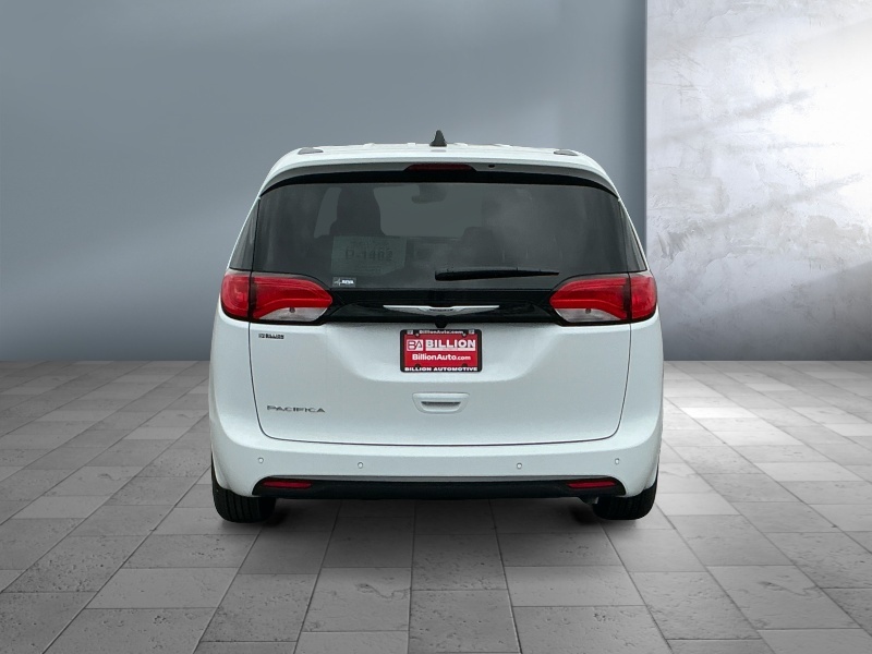 2027 Chrysler Pacifica