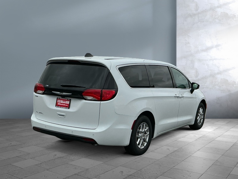2027 Chrysler Pacifica