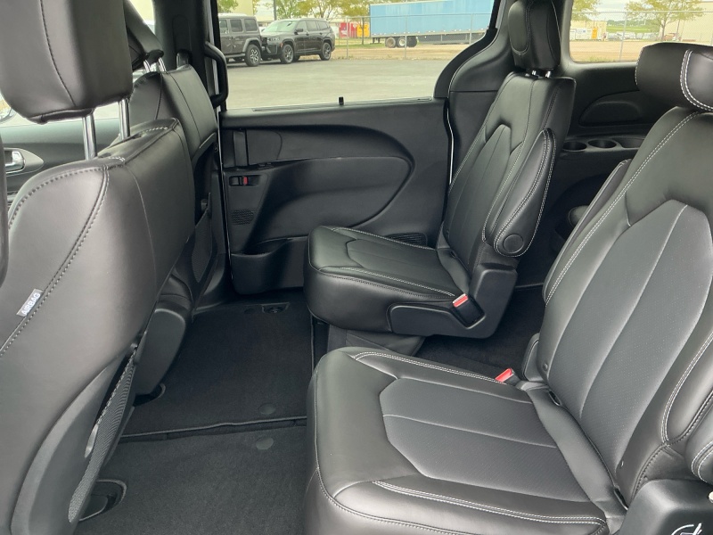2027 Chrysler Pacifica