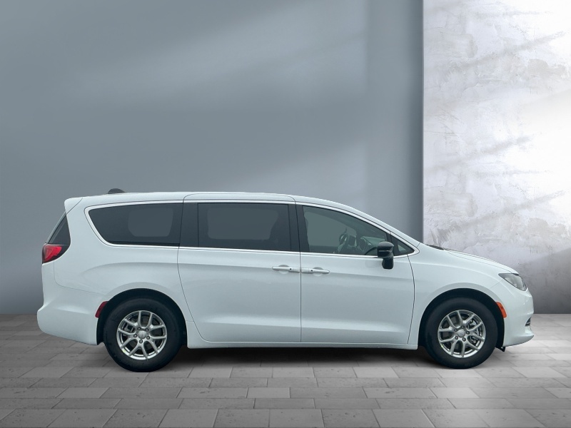 2027 Chrysler Pacifica