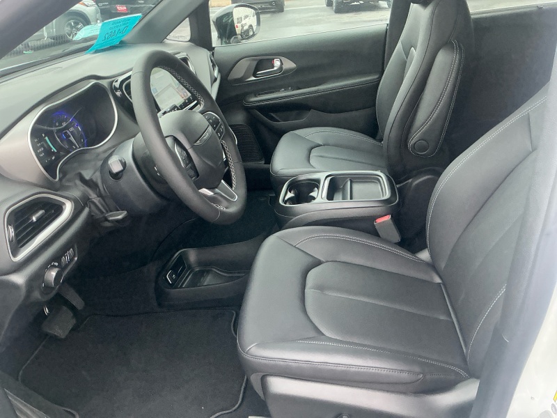 2027 Chrysler Pacifica